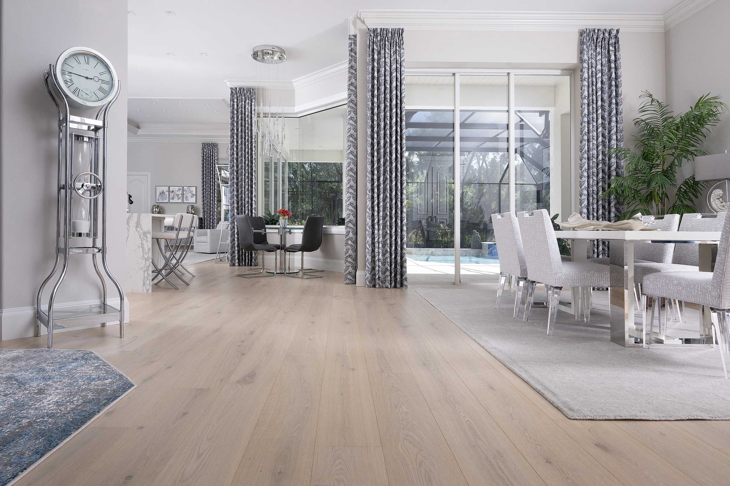 engineered-hardwood-crystal-color-floor-in-open-layout-room-in-naples